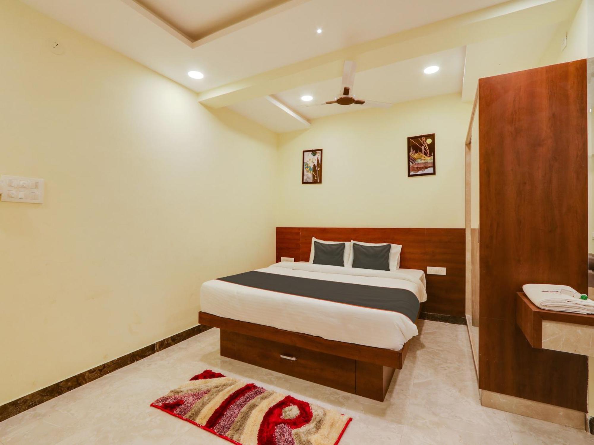 Collection O Srp Luxury Rooms Hyderabad Exterior photo