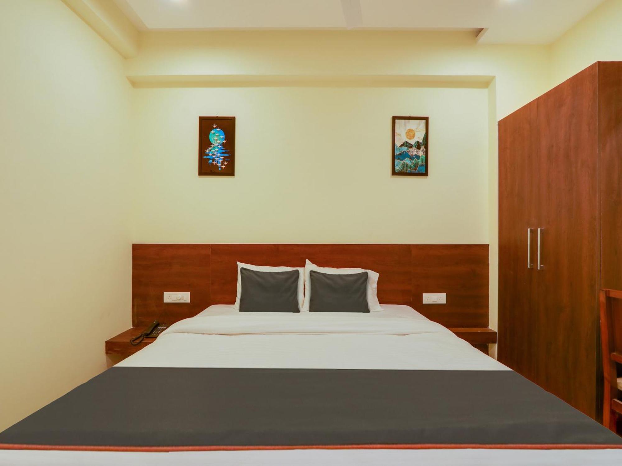 Collection O Srp Luxury Rooms Hyderabad Exterior photo